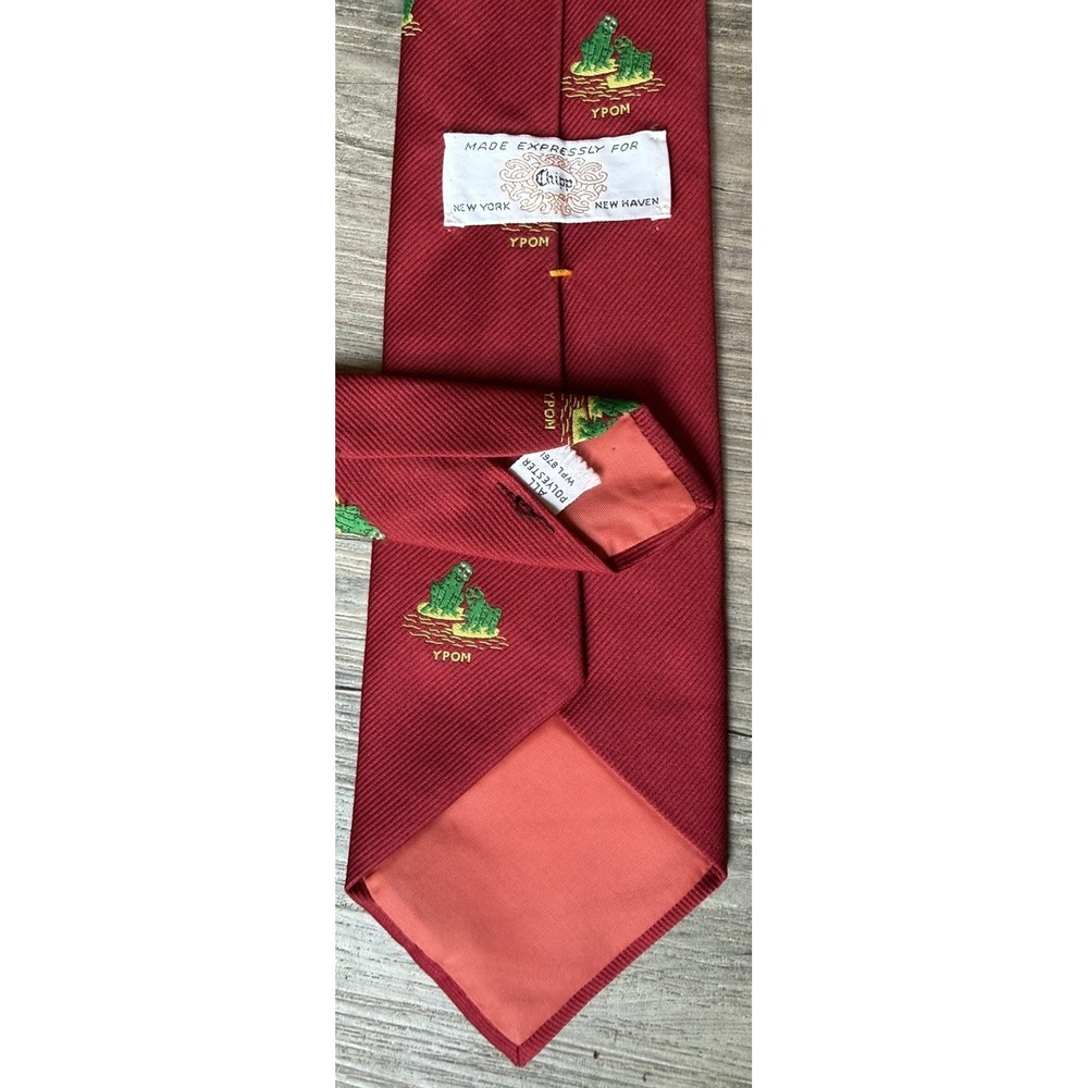 "Chipp YPOM Poly Red w/ Green Frog Club Tie" - Picture 4 of 5